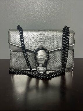 Silver Textured Chain Shoulder Bag